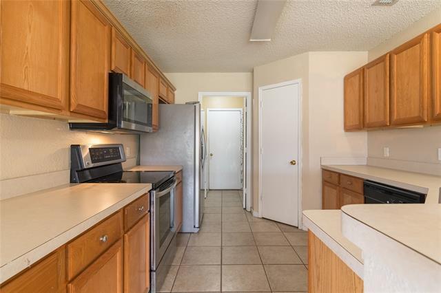 Photo - 841 McCully St