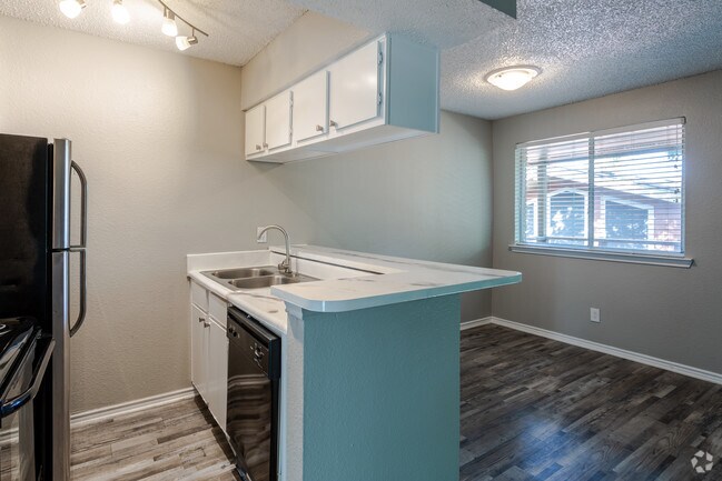 1BR,1BA - 572SF BUCKINGHAM A1 - KITCHEN/DININGAREA - UPPER E APARTMENTS