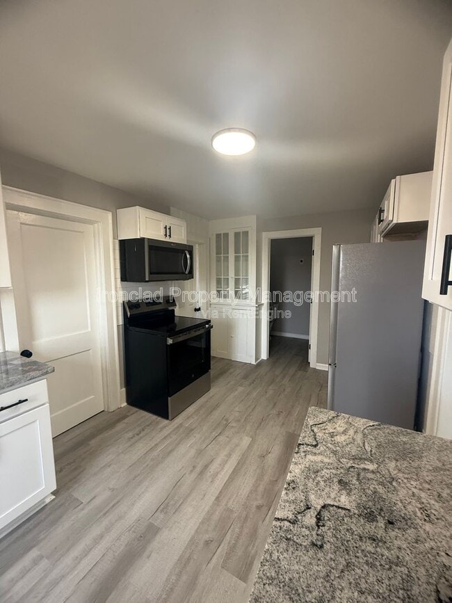 200 Main St Unit 3