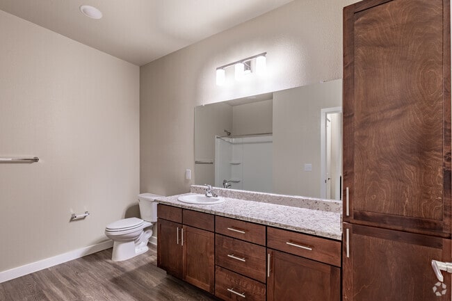 3BR, 2BA - 1,103 SF