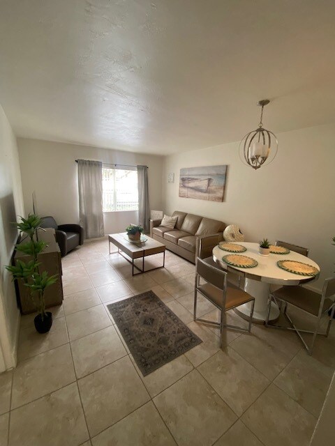 Lake Villa Apartments