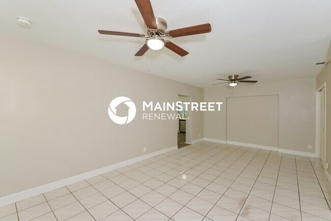 Photo - 3 Bedroom Pet-Friendly Home in BRADENTON, FL with Main Street Renewal