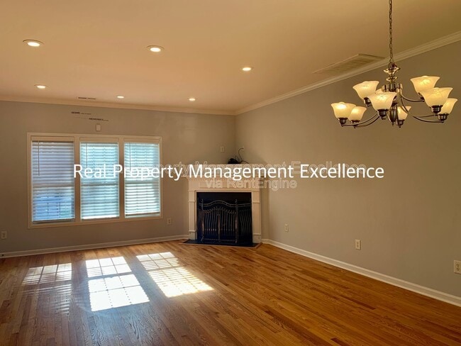 Photo - 110 Caribbean CT'