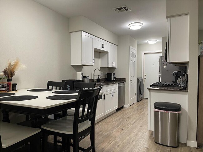 Photo - 5004 Mashie Cove