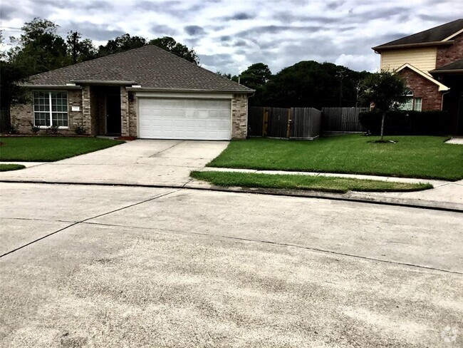 Building Photo - 201 Heritage Oaks Dr Rental