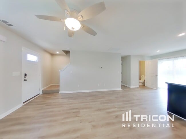 Photo - 2512 Solomon Ln