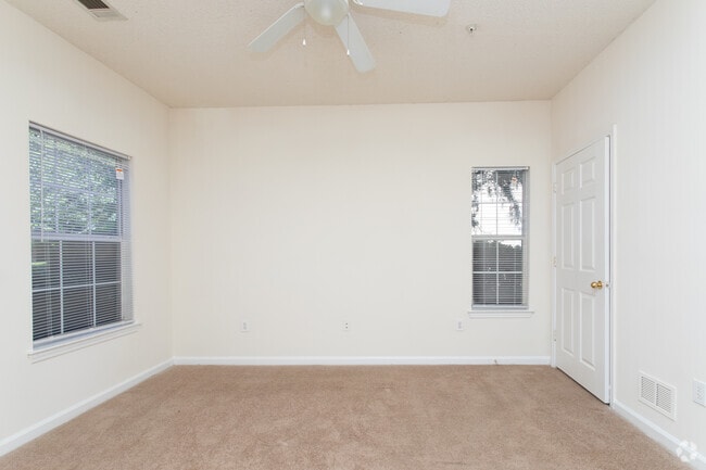 2BR, 2BA - 1252SF