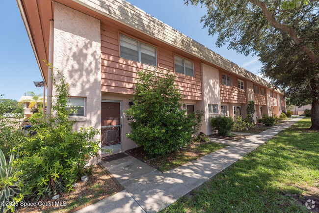 Building Photo - 2511 Country Club Dr Rental