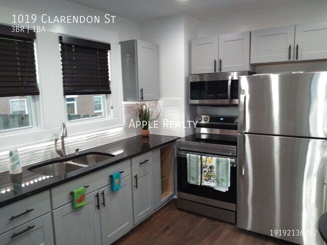 Photo - 1019 Clarendon St