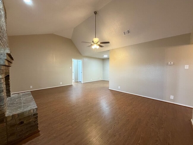 Photo - AVAILABLE NOW 2 BEDROOM 2 BATH TOWNHOME IN CLEBURNE