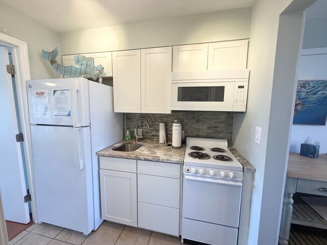 Photo - Garden City - 1 Bedroom / 1 Bathroom Fully Furnished Condo