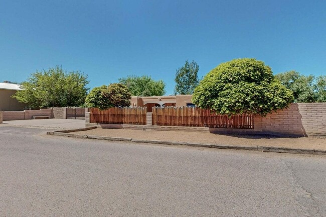 Photo - 501 Calle De