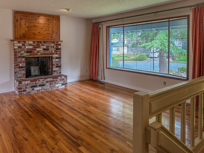 Photo - Beaverton Home Available ! Inquire today for a tour !