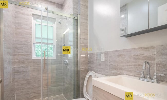 Building Photo - 164 Hyde Park Ave Unit 1