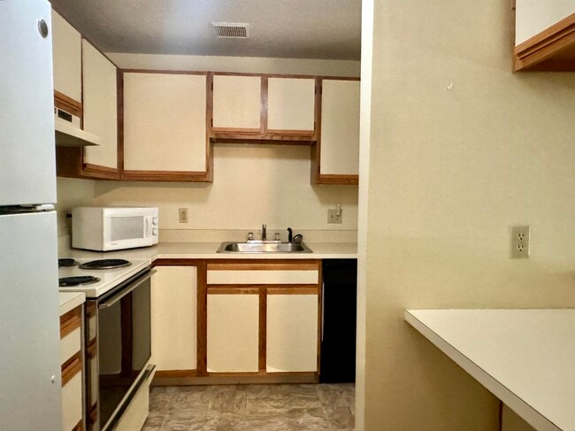 Photo - 19 Saco St Unidad 57