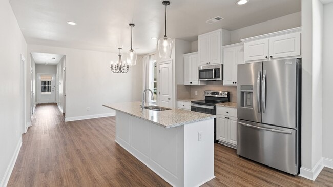 Photo - 3 Bedroom Townhomes Off Burbank