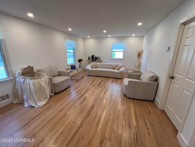 Photo - 534 Apple Dr