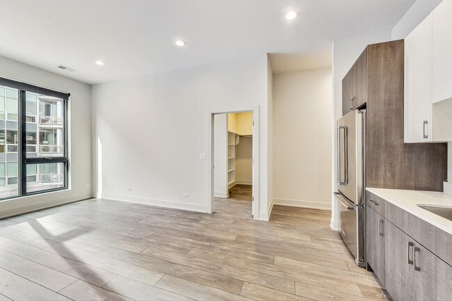 Photo - 847 N Larrabee St Unit 4R