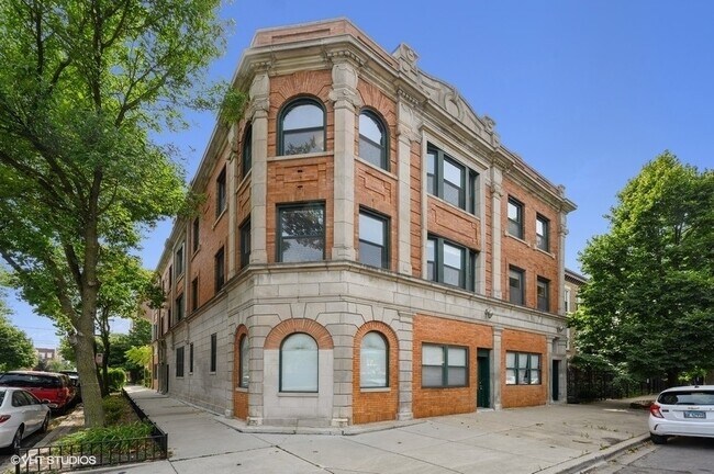 Building Photo - 1803 W Huron St Unit 2 Rental