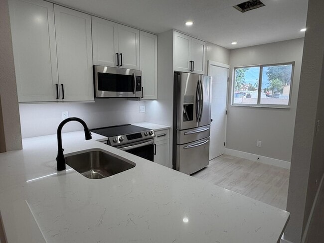 Photo - 6631 Winfield Blvd