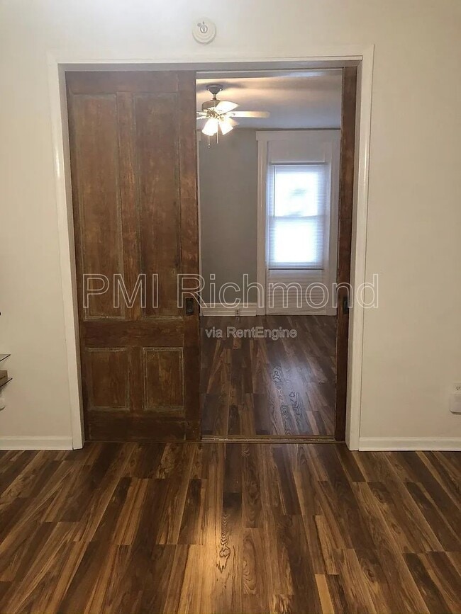 Photo - 3319 E Marshall St