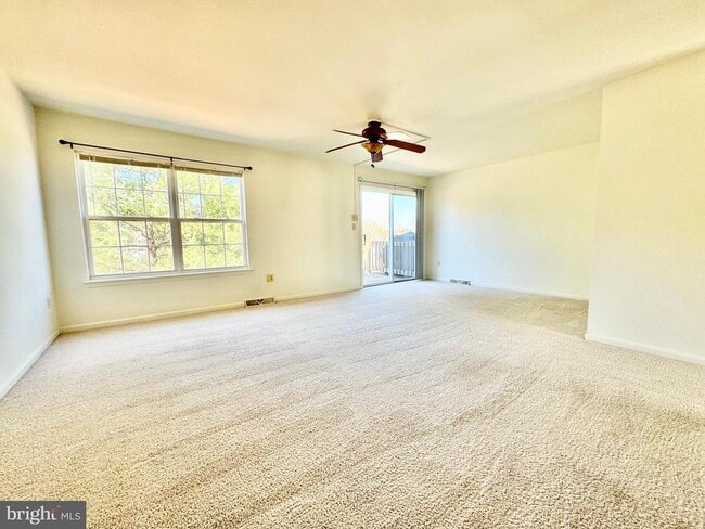 Photo - 305 Charring Cross Dr