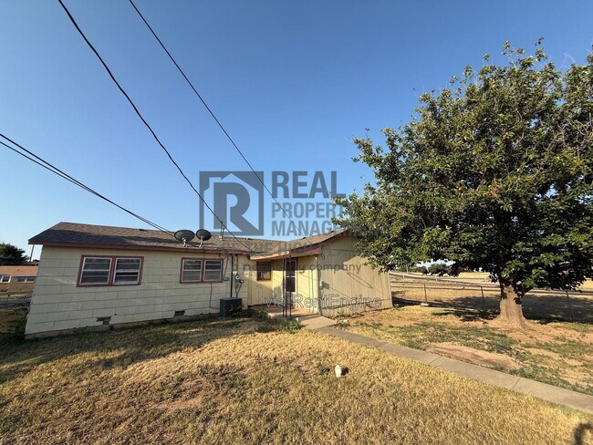 Photo - 301 Teakwood St