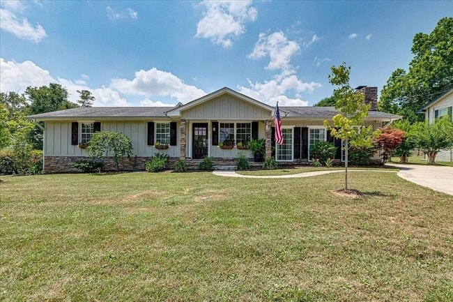 Photo - COMPLETELY FURNISHED EXECUTIVE RENTAL- SHOWINGS BY APPOINTMENT ONLY