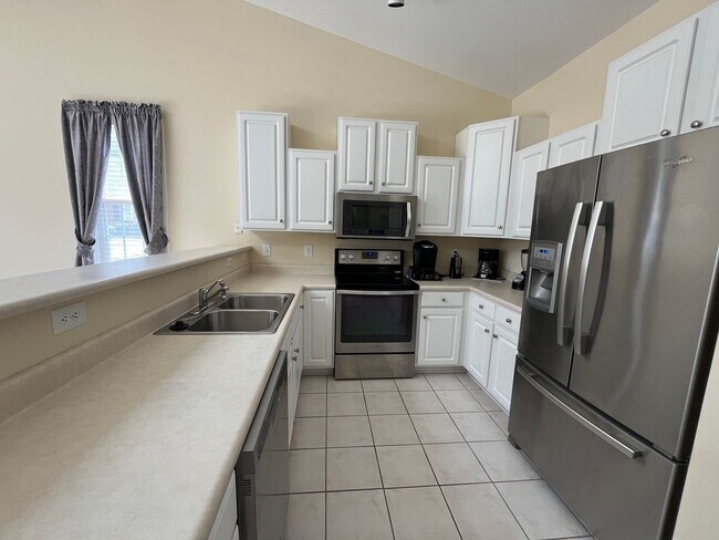 Photo - Discover this well-appointed 3-bedroom plus bonus room , 2-bath home in Carleton Place Unit C5006-113