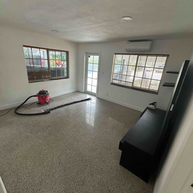 Photo - 626 NW 45th St