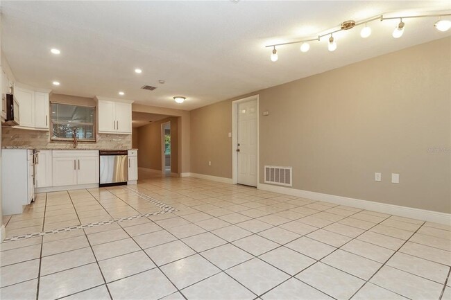 Photo - 9226 Rainbow Ln