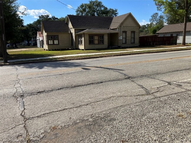 Building Photo - 312 S Mechanic St