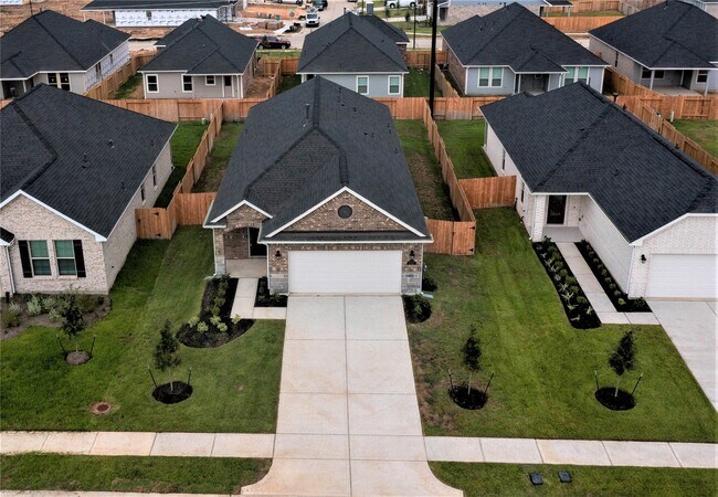 Photo - 31227 Conover Dr