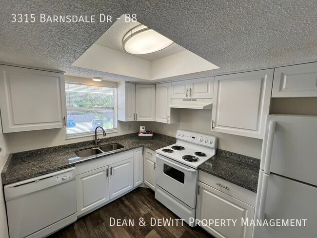 Photo - 3315 Barnsdale Dr Unidad B8