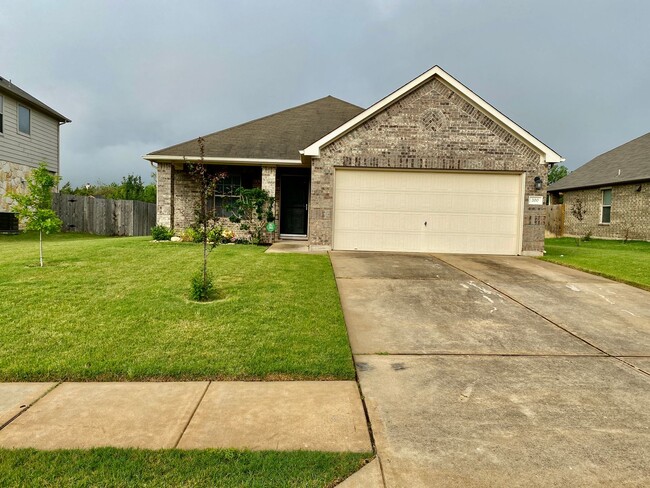 Building Photo - 3 bedroom, 2 bathroom Leander home that backs greenbelt!!