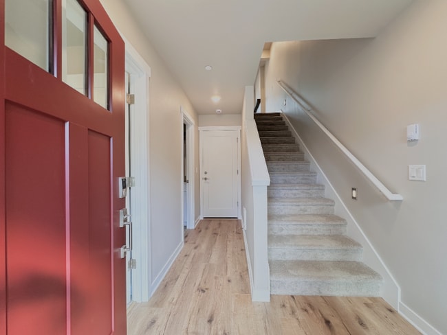 Photo - 15423 Admiralty Way