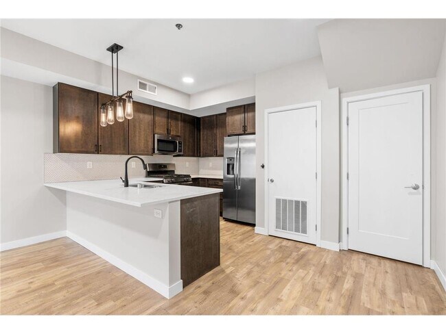 Photo - 120 Hennepin Ave