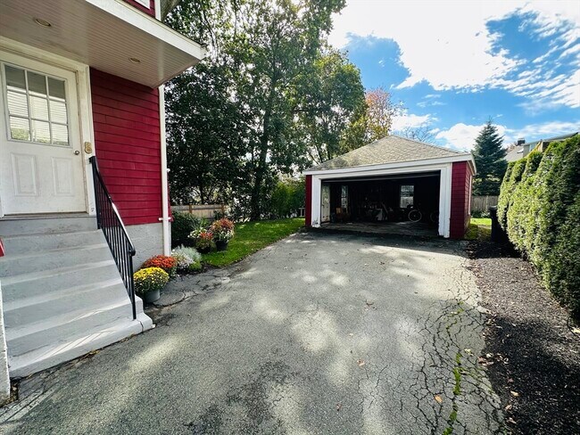 Photo - 113 Cushing Ave Unit 113