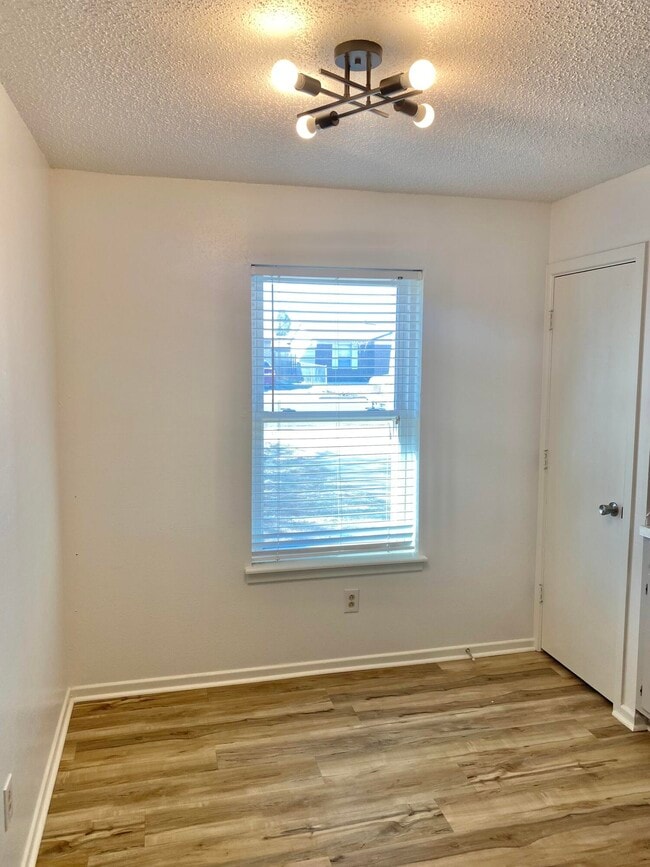 Photo - 2128 74th St