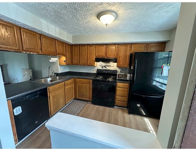Kitchen - 5811 Rowanberry Dr
