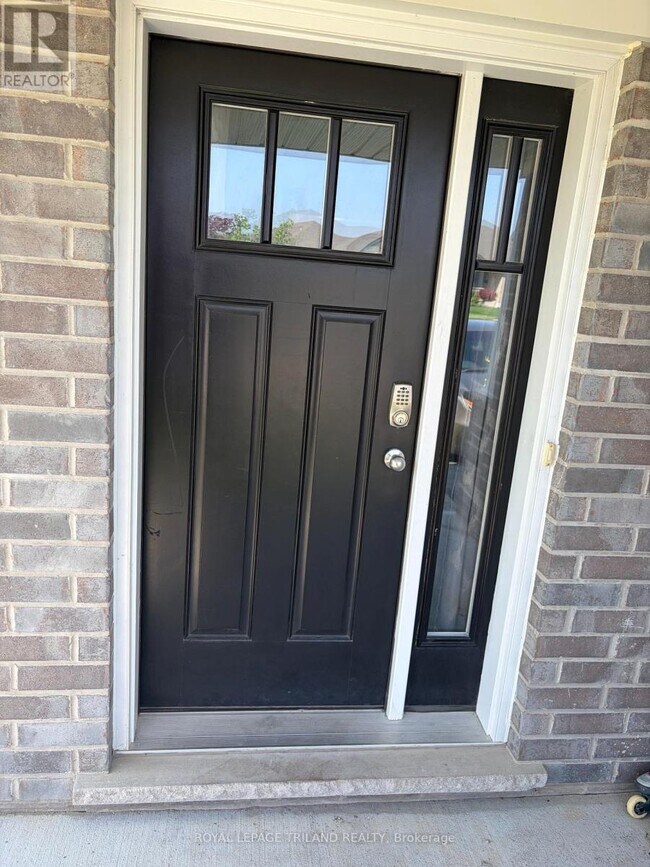 Photo - 204 Peach Tree Blvd