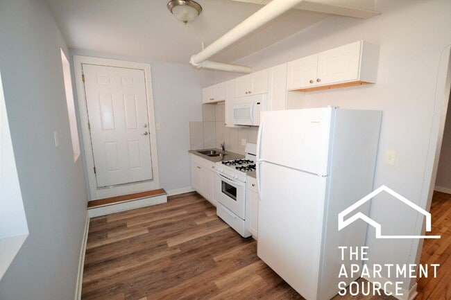 Building Photo - 4824 W Addison St Unit GR