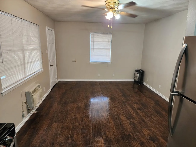 Photo - 857 Broadway Ave