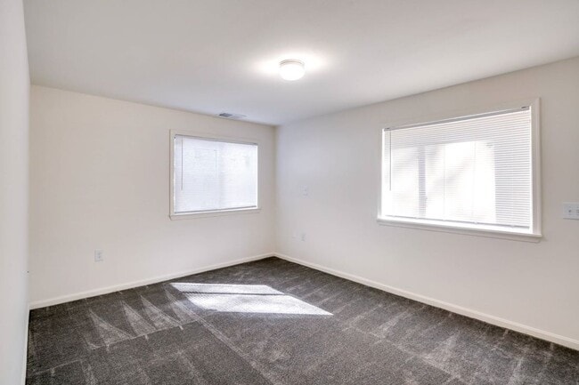 Photo - Allyson Gardens II