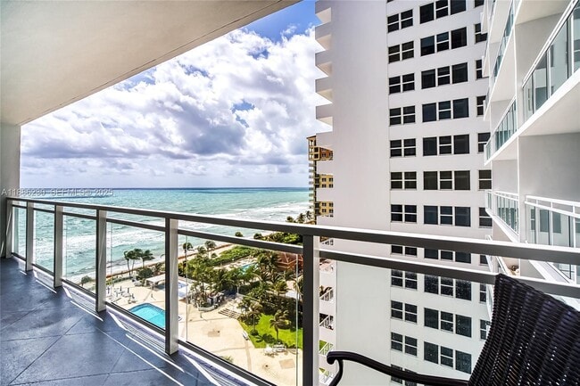 Building Photo - 2030 S Ocean Dr Unit 1118