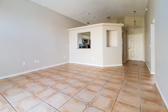 Photo - 312 Riunite Cir