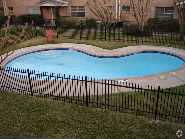 Building Photo - ALL BILLS PAID 1bd/1bath Townhome in Sprin... Unit 9