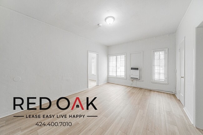 Building Photo - 746 S Coronado St Unit 301