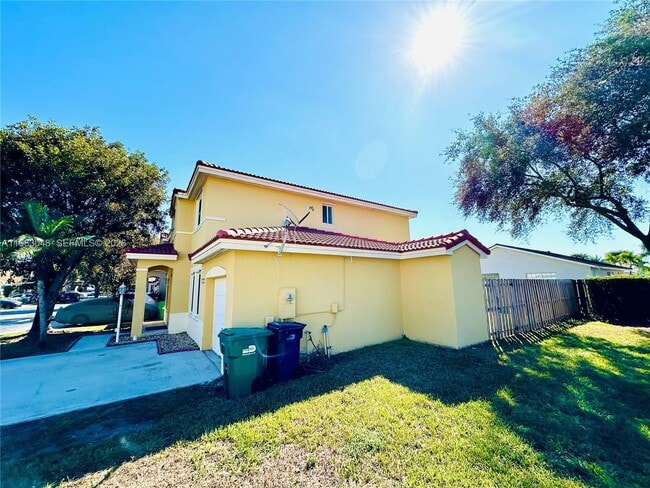 Photo - 16534 SW 97th Terrace