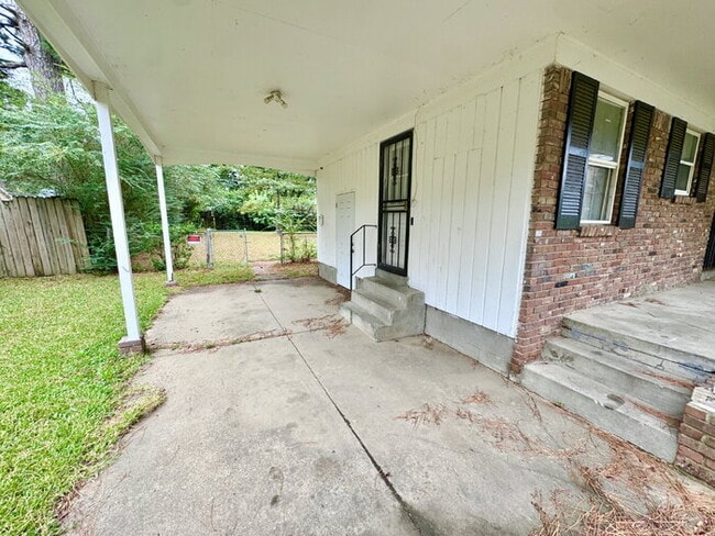 Photo - 3119 Queensgate Ave